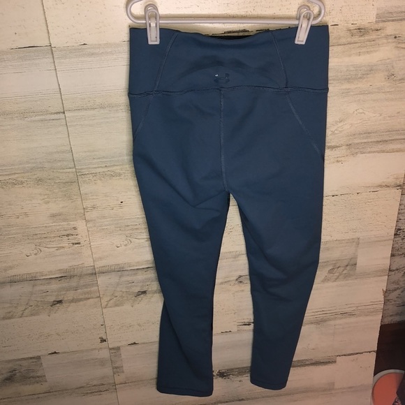 Under Armour blue and black ankle leggings athletic leggings gym sports wear​​ - Picture 3 of 4